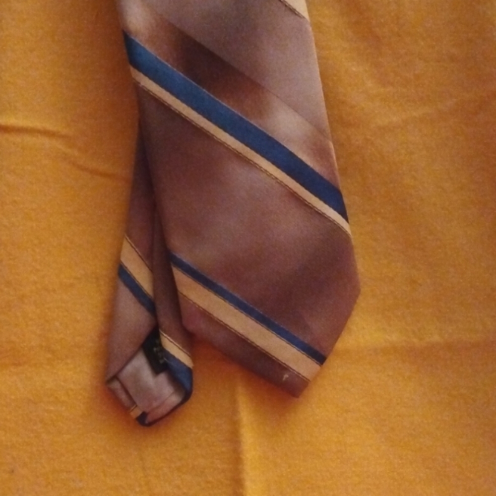 Brown w/ Blue Tie (Envoy)